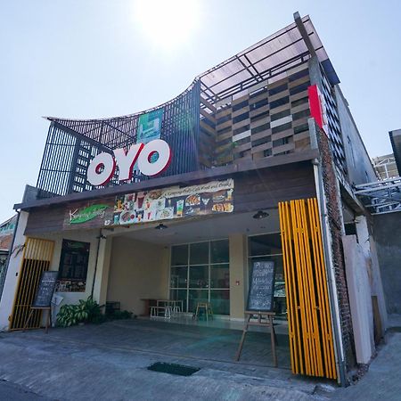 Hotel O Surabaya Near Surabaya Town Square Formerly Kupang Gunung Residence Exterior foto