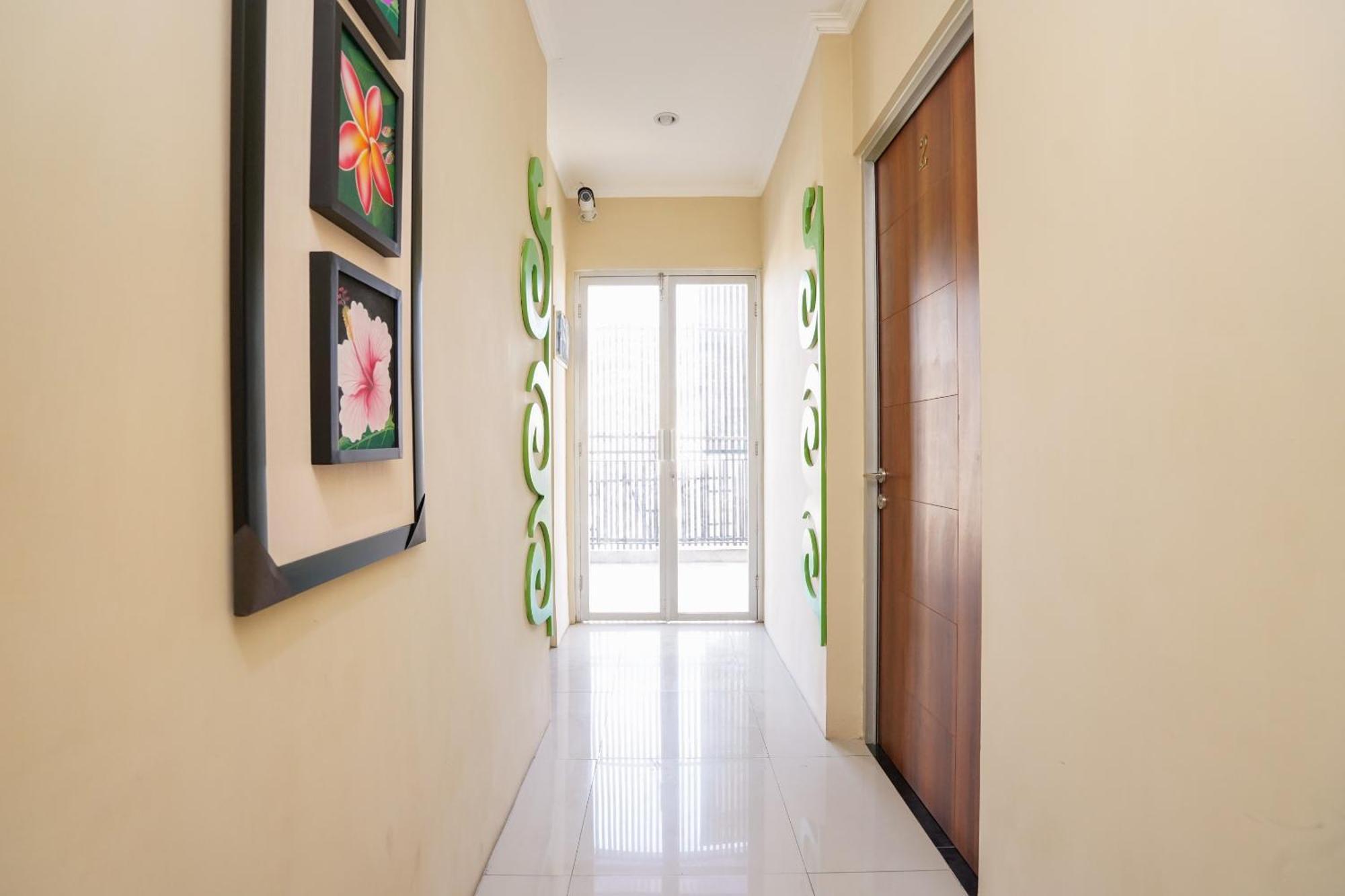 Hotel O Surabaya Near Surabaya Town Square Formerly Kupang Gunung Residence Exterior foto